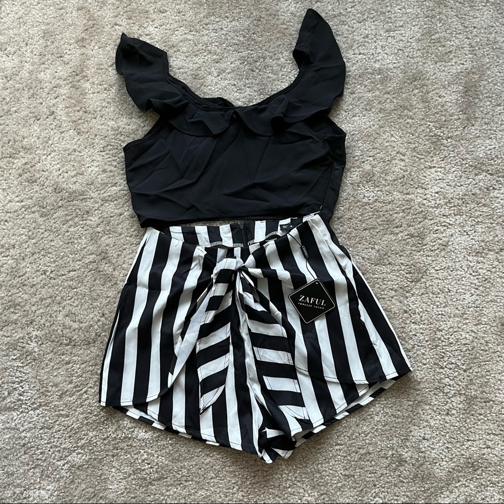 Zaful - Black & White Striped Set - Shorts and Crop Top